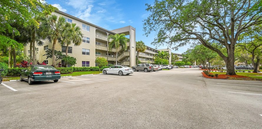 Condo in Coconut Creek, Florida, 2 bedrooms  № 1118230