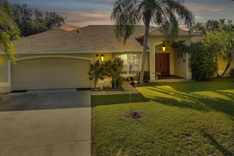 Villa ou maison à vendre à North Port, Floride: 3 chambres, 181.35 m2 № 1343918 - photo 2