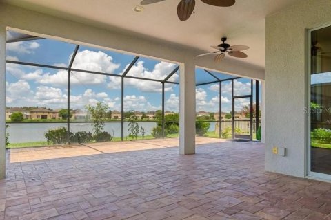 Villa ou maison à louer à Tampa, Floride: 4 chambres, 276.85 m2 № 1340493 - photo 16