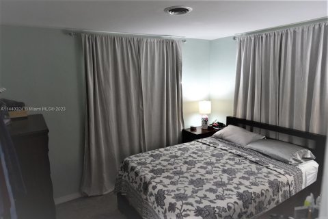 Casa en venta en Tamarac, Florida, 2 dormitorios, 93.65 m2 № 684062 - foto 15