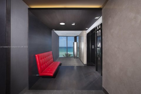 Copropriété à vendre à Sunny Isles Beach, Floride: 3 chambres, 294.59 m2 № 683766 - photo 24