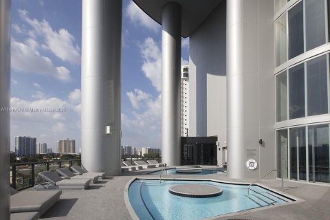 Condominio en venta en Sunny Isles Beach, Florida, 3 dormitorios, 294.59 m2 № 683766 - foto 29