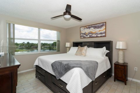 Condo in Sunrise, Florida, 2 bedrooms  № 1316082 - photo 10