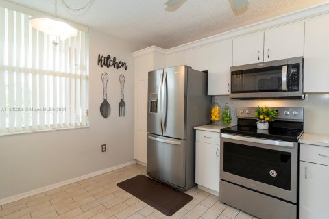 Condo in Sunrise, Florida, 2 bedrooms  № 1316082 - photo 6