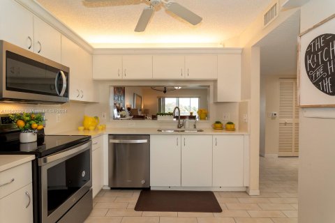 Condo in Sunrise, Florida, 2 bedrooms  № 1316082 - photo 5