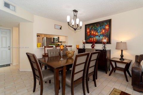 Condo in Sunrise, Florida, 2 bedrooms  № 1316082 - photo 8