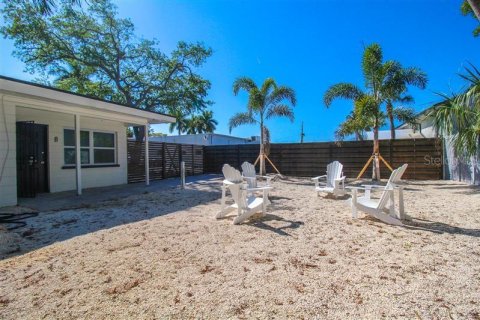 Condo in Sarasota, Florida, 2 bedrooms  № 1337960 - photo 24