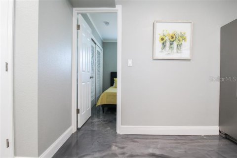 Condo in Sarasota, Florida, 2 bedrooms  № 1337960 - photo 13