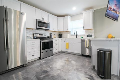 Condo in Sarasota, Florida, 2 bedrooms  № 1337960 - photo 6