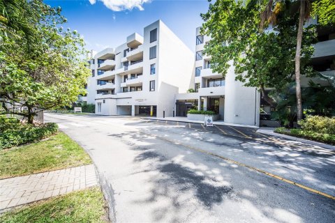 Condo in Key Biscayne, Florida, 3 bedrooms  № 118439 - photo 2