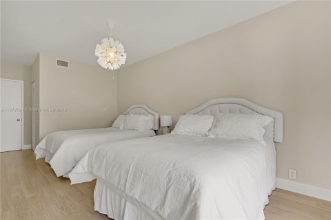 Condo in Key Biscayne, Florida, 3 bedrooms  № 118439 - photo 27