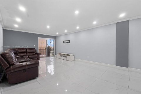 Condominio en venta en Hialeah, Florida, 3 dormitorios, 121.61 m2 № 1331830 - foto 27