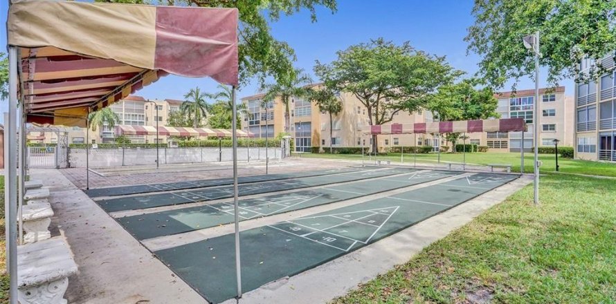 Condo in Lauderdale Lakes, Florida, 2 bedrooms  № 1154105