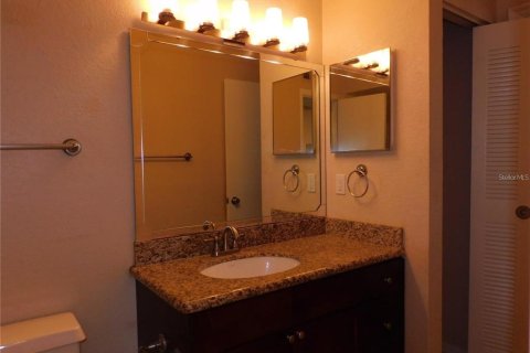 Condo in Orlando, Florida, 2 bedrooms  № 1252778 - photo 17