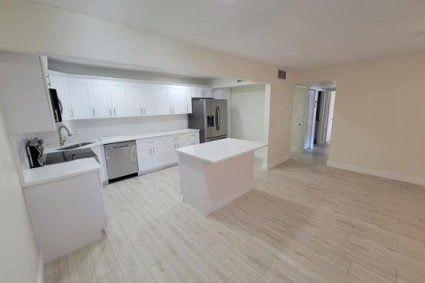 Condo in Palm City, Florida, 2 bedrooms  № 1221294 - photo 5