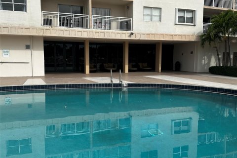 Condominio en venta en Sunny Isles Beach, Florida, 1 dormitorio, 66.89 m2 № 949900 - foto 12