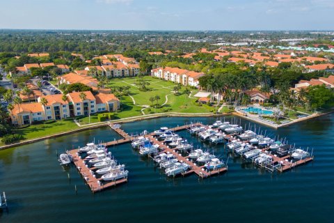 Condo in Hypoluxo, Florida, 2 bedrooms  № 949902 - photo 4