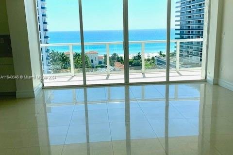 Copropriété à vendre à Miami Beach, Floride: 2 chambres, 90.12 m2 № 1316192 - photo 3