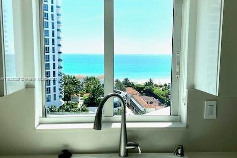 Copropriété à vendre à Miami Beach, Floride: 2 chambres, 90.12 m2 № 1316192 - photo 4