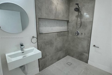 Immobilier commercial à vendre à Miami, Floride: 374.02 m2 № 1316151 - photo 29