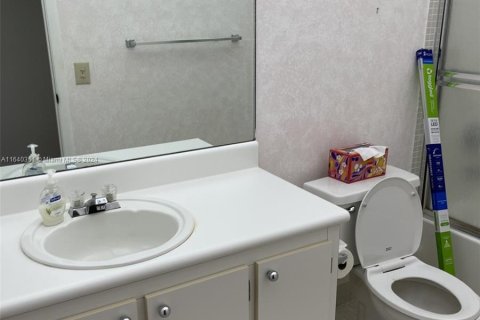 Condo in Tamarac, Florida, 3 bedrooms  № 1316193 - photo 3