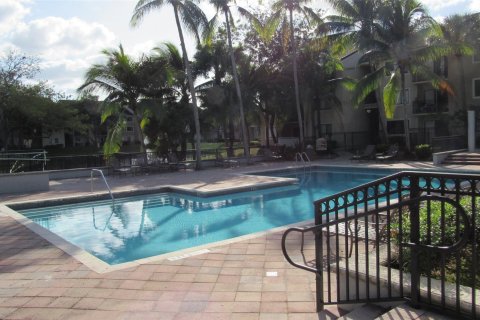 Copropriété à vendre à Coral Springs, Floride: 3 chambres, 117.34 m2 № 832813 - photo 9