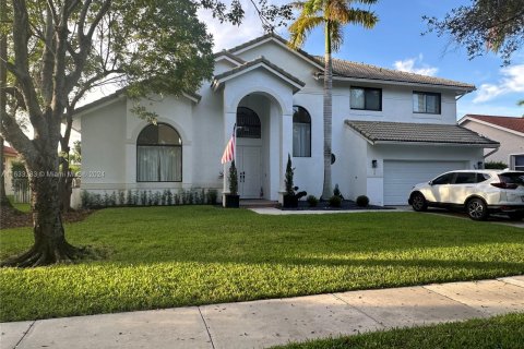 House in Pembroke Pines, Florida 4 bedrooms, 298.31 sq.m. № 1293812 - photo 2