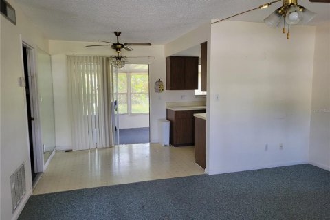 House in Vero Beach, Florida 2 bedrooms, 72.28 sq.m. № 1372258 - photo 3