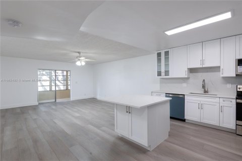 Copropriété à vendre à Lauderhill, Floride: 1 chambre, 86.21 m2 № 1372373 - photo 5