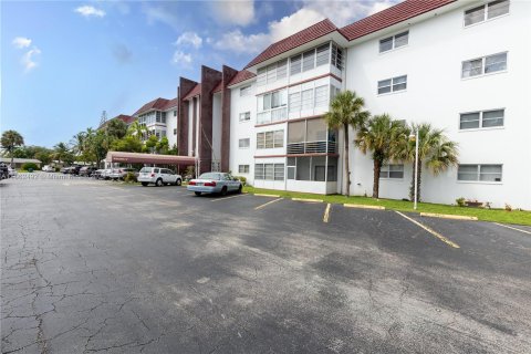 Copropriété à vendre à Lauderhill, Floride: 1 chambre, 86.21 m2 № 1372373 - photo 1