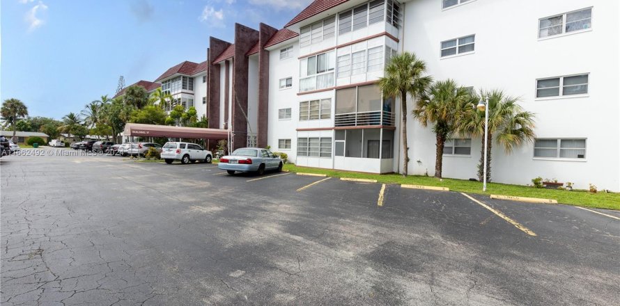 Condominio en Lauderhill, Florida, 1 dormitorio  № 1372373