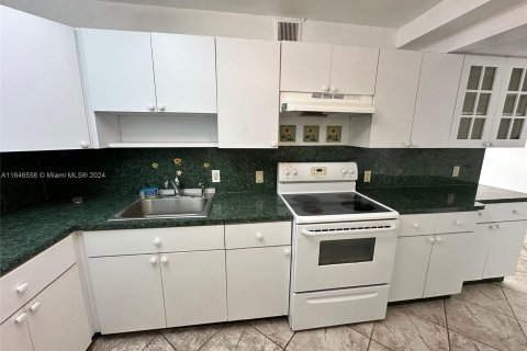 Condominio en venta en Miami Beach, Florida, 1 dormitorio, 62.8 m2 № 1329403 - foto 3