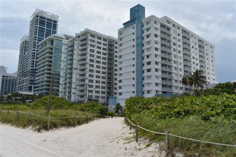 Condominio en venta en Miami Beach, Florida, 1 dormitorio, 62.8 m2 № 1329403 - foto 17