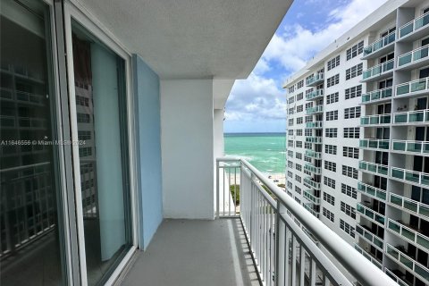 Copropriété à vendre à Miami Beach, Floride: 1 chambre, 62.8 m2 № 1329403 - photo 10