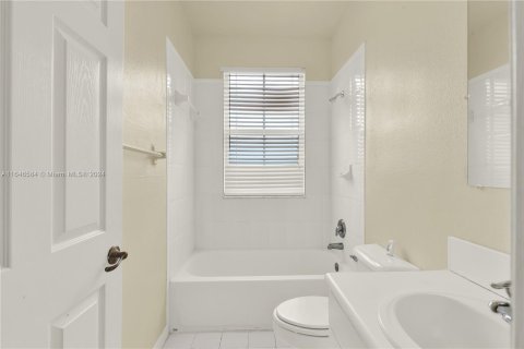 Townhouse in Homestead, Florida 3 bedrooms, 155.98 sq.m. № 1329404 - photo 15