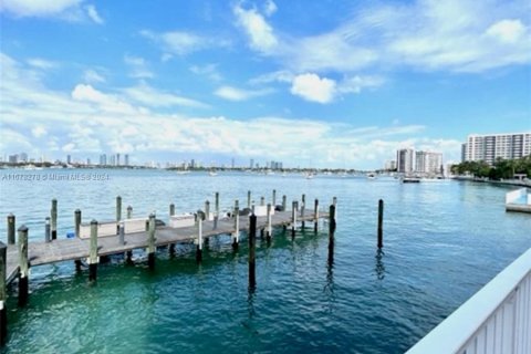 Condominio en venta en Miami Beach, Florida, 1 dormitorio, 69.68 m2 № 1404716 - foto 20