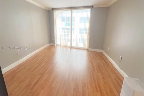 Condo in Miami Beach, Florida, 1 bedroom  № 1404716 - photo 7