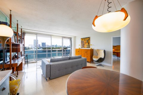 Condo in Miami Beach, Florida, 1 bedroom  № 1215587 - photo 7