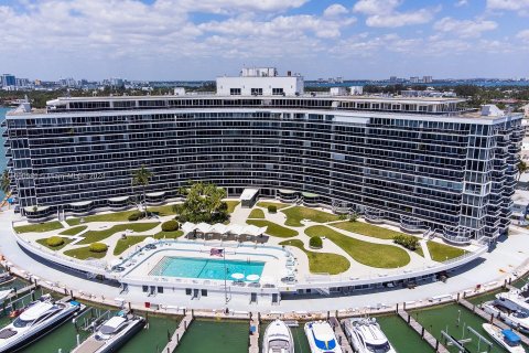 Condo in Miami Beach, Florida, 1 bedroom  № 1215587 - photo 22