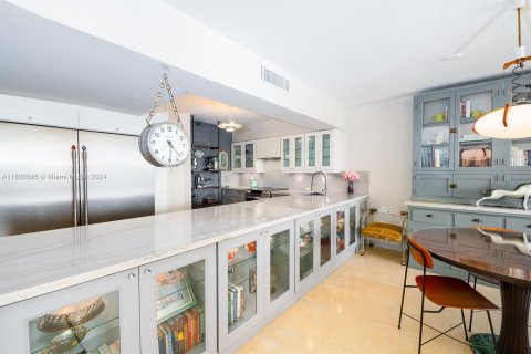 Condo in Miami Beach, Florida, 1 bedroom  № 1215587 - photo 3