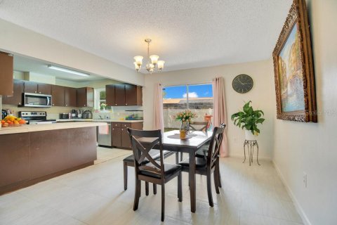 Casa en venta en Kissimmee, Florida, 4 dormitorios, 172.33 m2 № 1369790 - foto 7