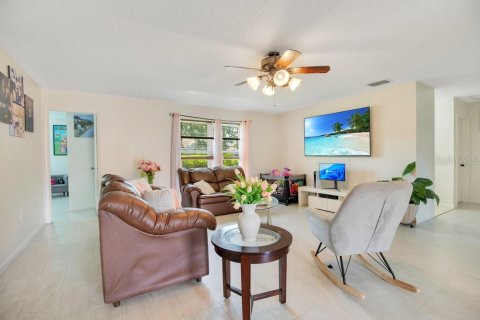 Casa en venta en Kissimmee, Florida, 4 dormitorios, 172.33 m2 № 1369790 - foto 4