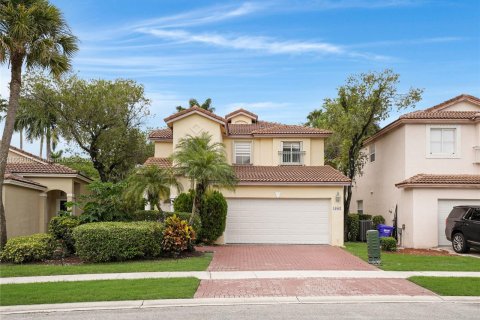 Villa ou maison à vendre à Pembroke Pines, Floride: 4 chambres, 194.35 m2 № 1385714 - photo 1