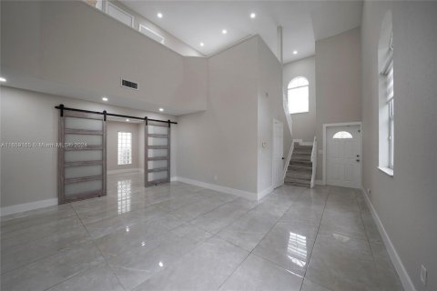 Villa ou maison à vendre à Pembroke Pines, Floride: 4 chambres, 194.35 m2 № 1385714 - photo 4