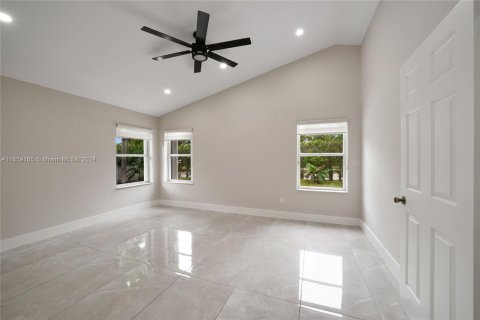 Villa ou maison à vendre à Pembroke Pines, Floride: 4 chambres, 194.35 m2 № 1385714 - photo 23