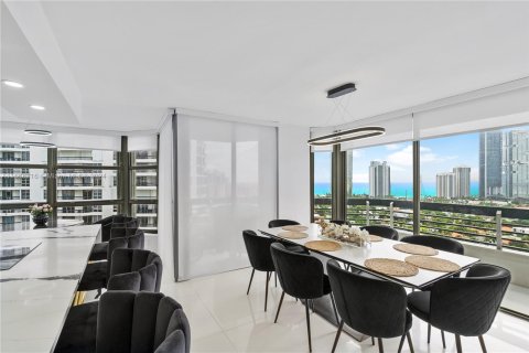 Condominio en venta en Aventura, Florida, 2 dormitorios, 134.43 m2 № 1385759 - foto 14