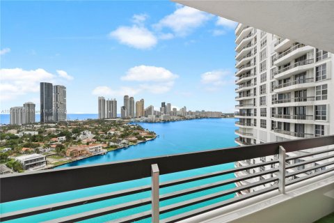 Condo in Aventura, Florida, 2 bedrooms  № 1385759 - photo 3