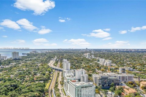 Copropriété à vendre à Miami, Floride: 2 chambres, 120.59 m2 № 1095690 - photo 19