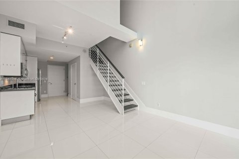 Copropriété à vendre à Miami, Floride: 2 chambres, 120.59 m2 № 1095690 - photo 5