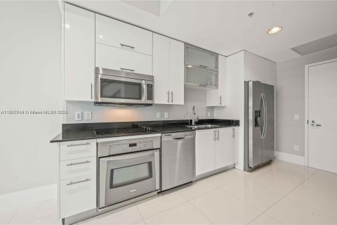 Copropriété à vendre à Miami, Floride: 2 chambres, 120.59 m2 № 1095690 - photo 2